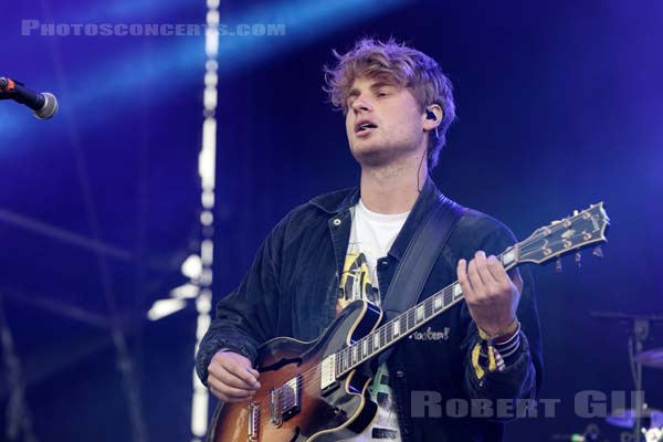 MILKY CHANCE - 2017-07-22 - PARIS - Hippodrome de Longchamp - Main Stage 2 - 